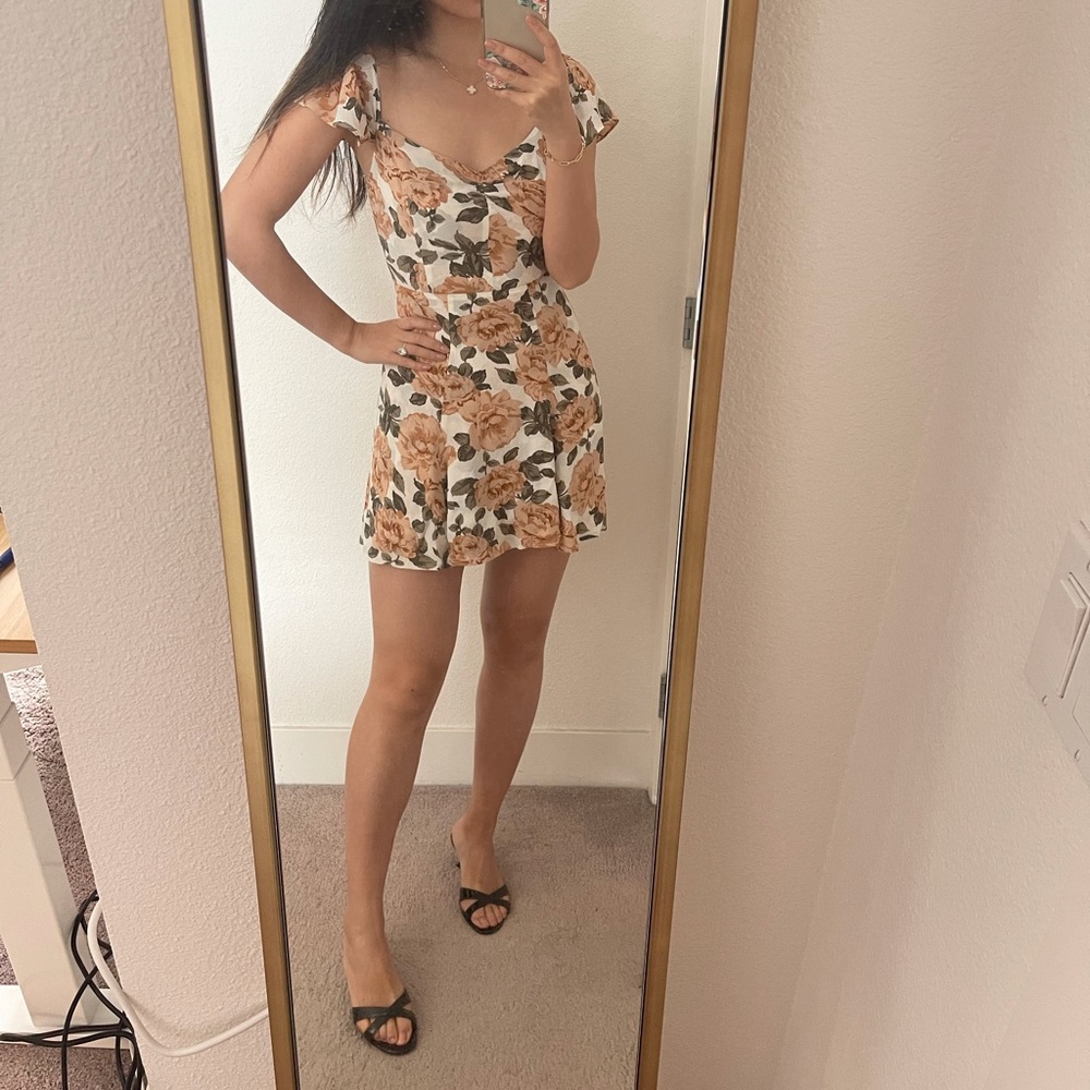 Reformation floral dress size 4, like new
